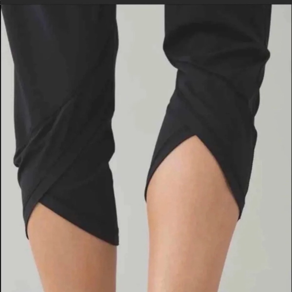 Lululemon tranquil crop